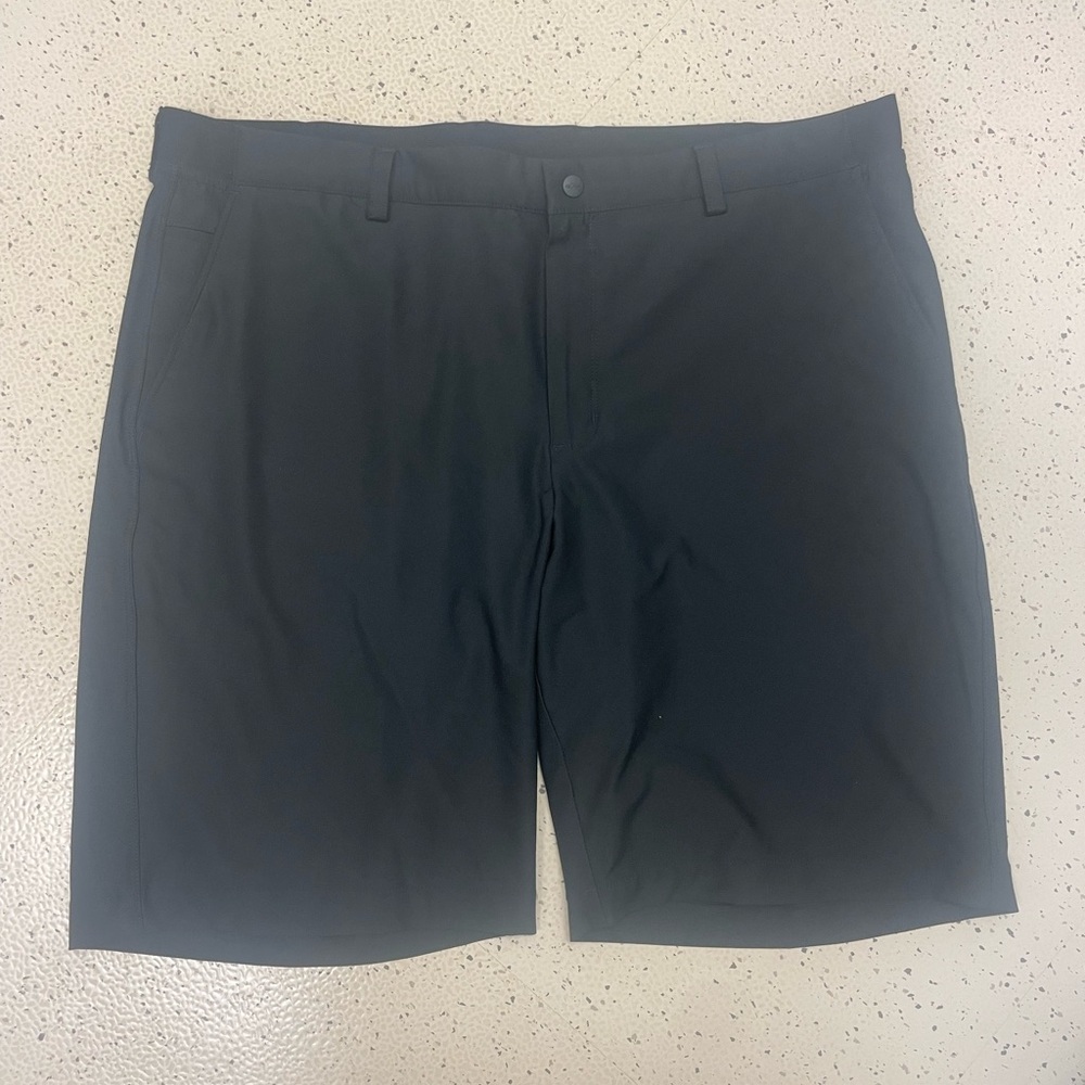 Greg Norman Golf Shorts Black Flat Front Size 40 Casual Stretch Minimalist